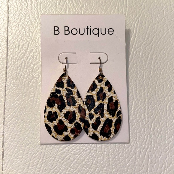 Leopard Earrings - Picture 1 of 1